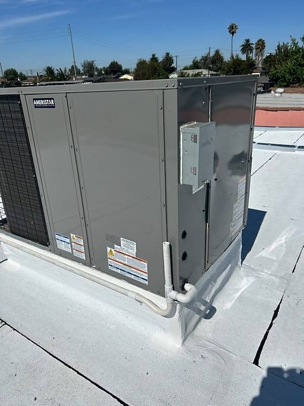 Completed: rooftop hvac replacement in Lynwood, CA