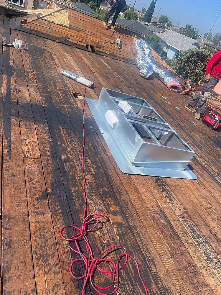During installation: rooftop hvac replacement in Lynwood, CA