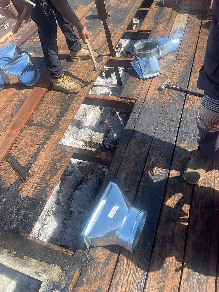 During installation: rooftop hvac replacement in Lynwood, CA